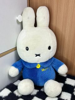 (Category: ) located in . Submitted by genie.fluff (Listing ID 1438060247, Image 1). Description: .