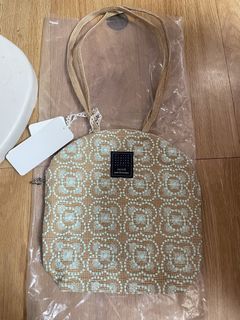 （分類：）位於 。 由 klo0318 提交（商品編號 1438072415，圖片 1）。簡介： 。