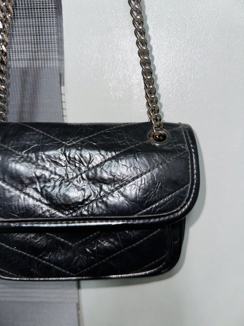 Mini Shoulder Bag (Category: Shoulder Bags) located in Arayat. Submitted by bobigrr (Listing ID 1438076978, Image 3). Description: ✨ Brand: SM Women ✨ Condition: Lightly Used ✨ Color: Black ✨ Size: Small 💰 Price: ₱480 📍 Location: Arayat, Pampanga 📦 Shipping available via [J&T/LBC/LALAMOVE] Message me for more photos and details. 😊.