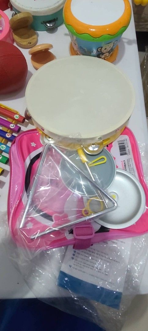 Musical Instruments Take all (Category: Musical Instruments) located in Manila. Submitted by buzzerbidder (Listing ID 1437986932, Image 2). Description: Musical Instruments Take all for 500PHP only. As is where is. Video Available upon request..