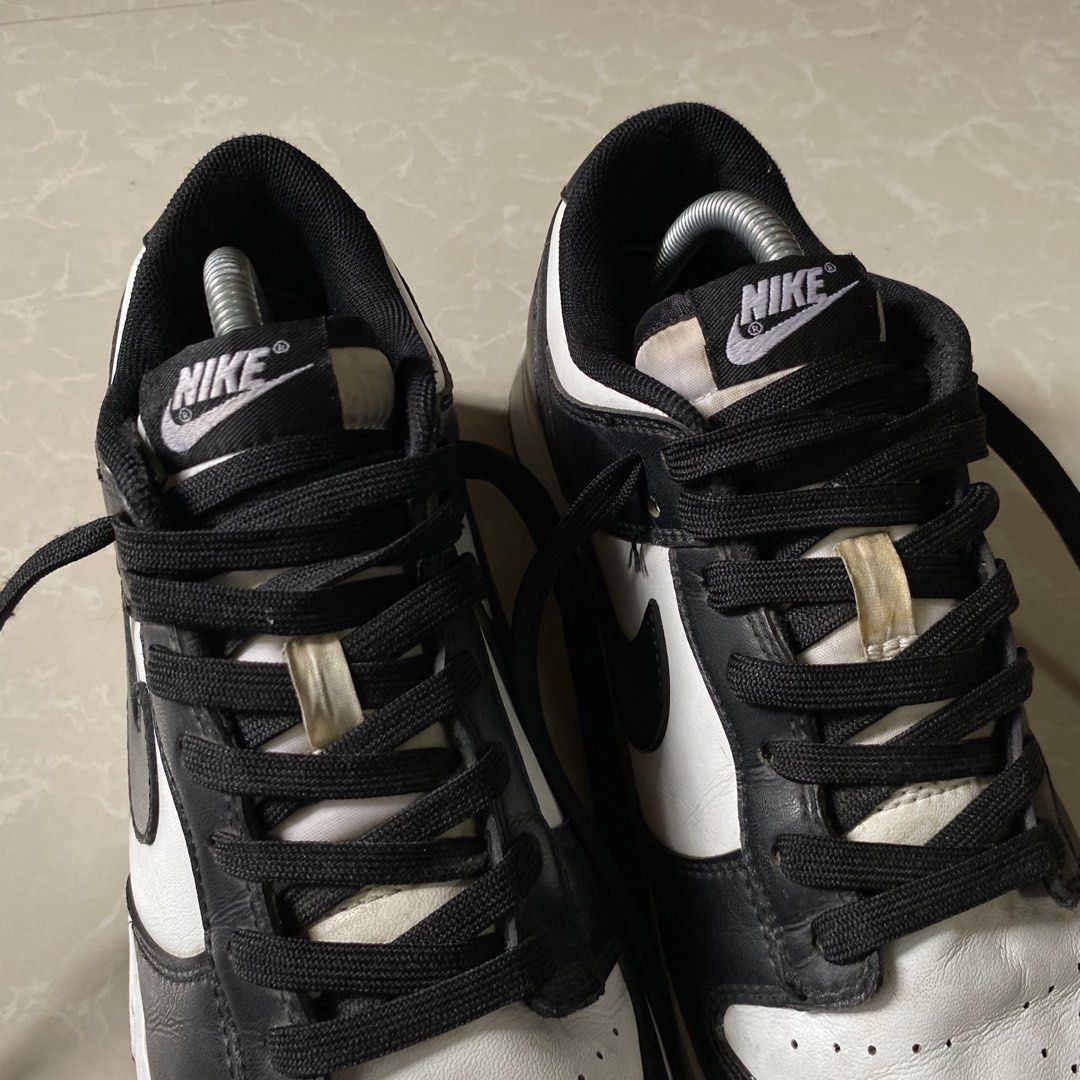 Nide Dunk Low (Panda) (Category: Sneakers) located in San Leonardo. Submitted by wortiwort (Listing ID 1438088336, Image 2). Description: Nike dunk low (Panda) Us 8.5 | Eur 42 | Cm 26.5 9/10 condition Issue minimal cracks / Heel drag.