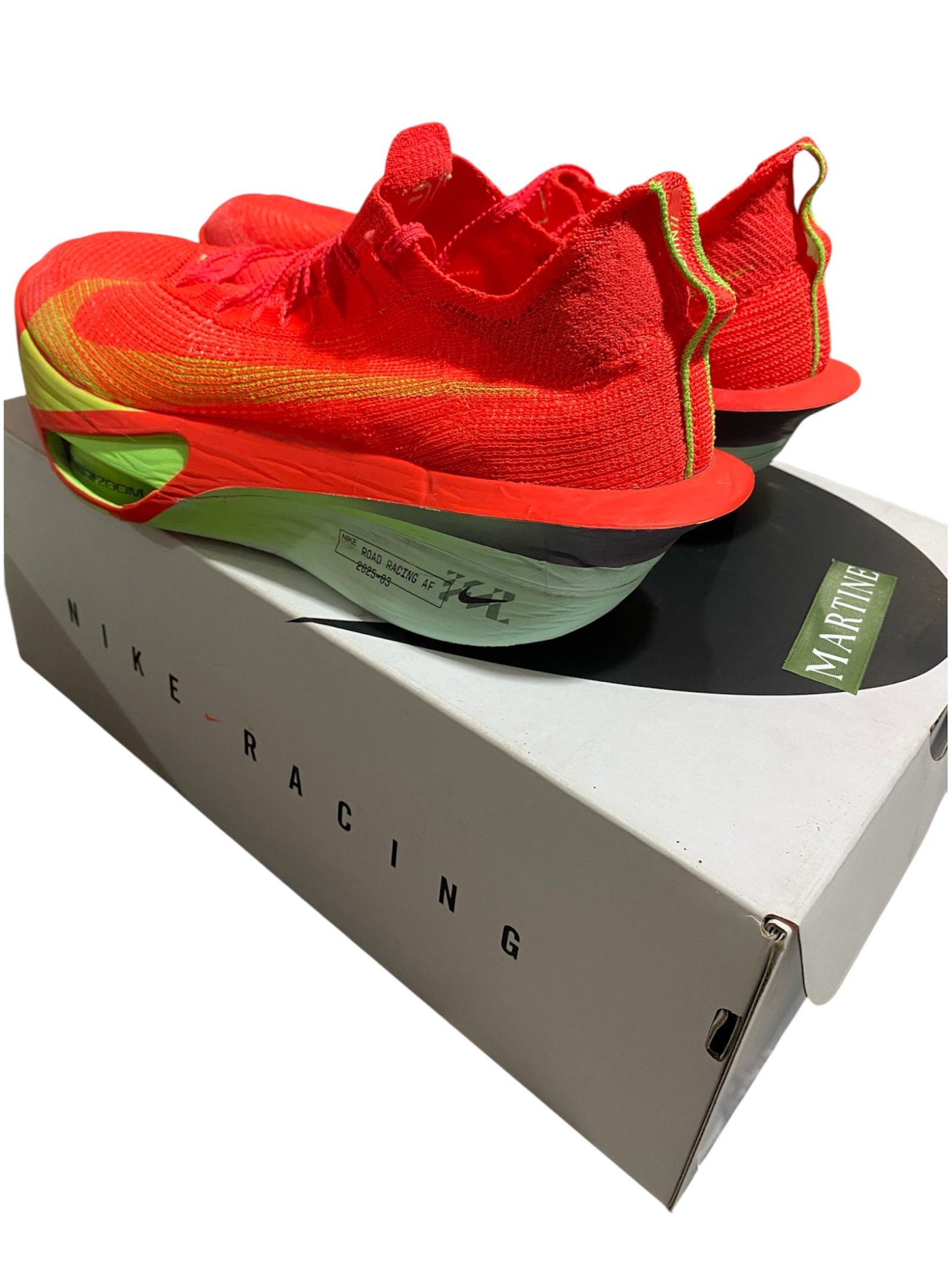 Nike Alphafly 3 ‘Eliud Kipchoge’ (Category: Sneakers) located in Bacolor. Submitted by xiaolongbye (Listing ID 1437956973, Image 2). Description: used only once during a half marathon (21k) still in excellent running condition orig price: ₱14,495 rfs: not being used anymore very light, comfortable, and performance-focused pair complete with box .