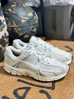 (Category: ) located in . Submitted by snkr.essence (Listing ID 1438063246, Image 1). Description: .