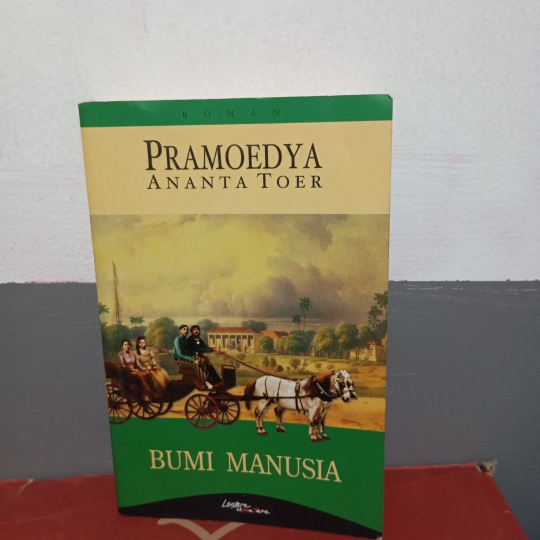 Novel Bumi Manusia - Pramoedya ananta toer, Buku & Alat Tulis, Buku di ...