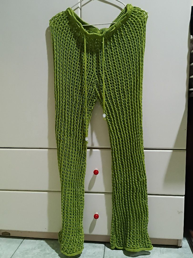 Olive green coverup (Category: Bikinis & Swimsuits) located in Cebu City. Submitted by aky_deee (Listing ID 1437996313, Image 1). Description: - Used once - Bought from Shein - fit from S-L since stretchable yung tela.