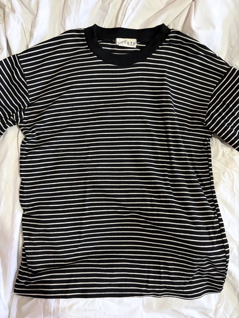 Oversized Striped T-shirt (Category: Shirts) located in Manila. Submitted by andreacap (Listing ID 1437967869, Image 1). Description: - XTS black and white striped t-shirt - Features a round neck - Long sleeves - Relaxed fit 🎀 currently decluttering/selling pre-loved clothes, check my page for more details! 🎀 please manage expectations, you may send me a dm for more photos 🎀 my tops and bottoms fits xs-m 🎀 height: 5'1 ft & weight: 50kgs .