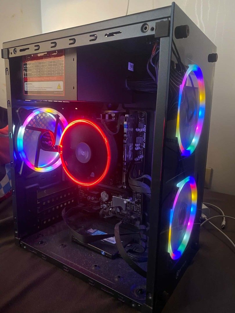 PC FOR SALE RUSH NEGOTIABLE (Category: Desktops) located in Macabebe. Submitted by hansmalaca26675 (Listing ID 1438008970, Image 3). Description: ryzen 5 3400GE.