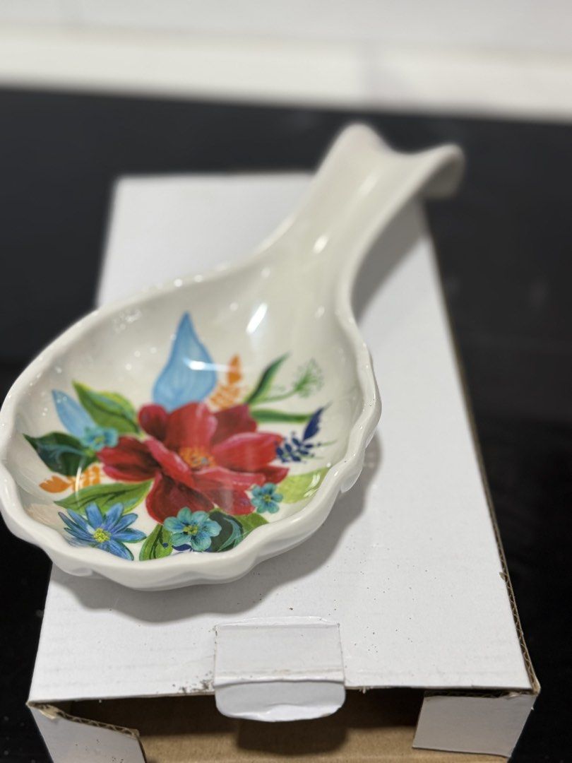 Pioneer Woman spoon rest (Category: Other Kitchenware & Tableware) located in Cavite. Submitted by alleihson (Listing ID 1438092491, Image 3). Description: Brandnew.