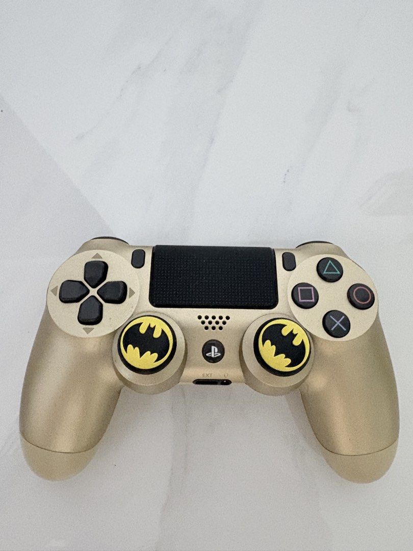 PS4 Controller (Category: Controllers) located in Singapore. Submitted by melvzing (Listing ID 1438081965, Image 3). Description: I have 6 PS4 controllers for sale, please view all the image for the colours/design..