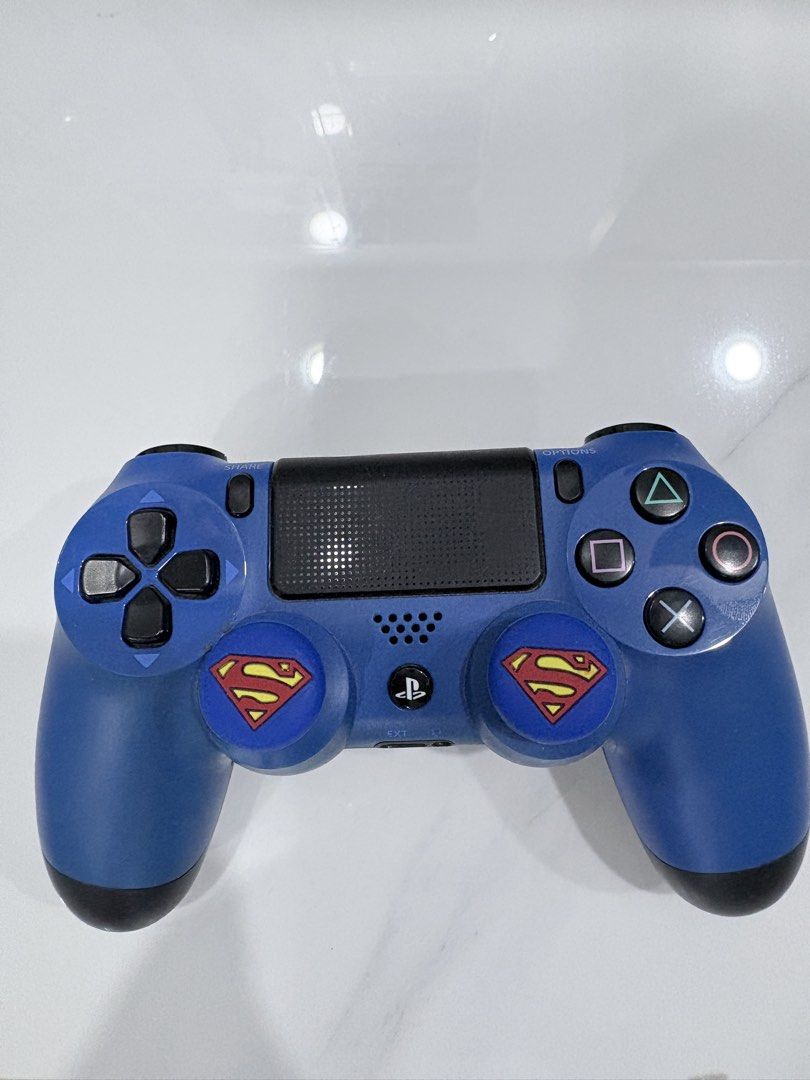 PS4 Controller (Category: Controllers) located in Singapore. Submitted by melvzing (Listing ID 1438081965, Image 1). Description: I have 6 PS4 controllers for sale, please view all the image for the colours/design..