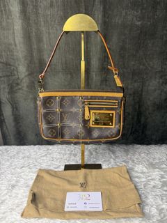 (Category: ) located in . Submitted by boutiquest3112 (Listing ID 1438054248, Image 1). Description: .