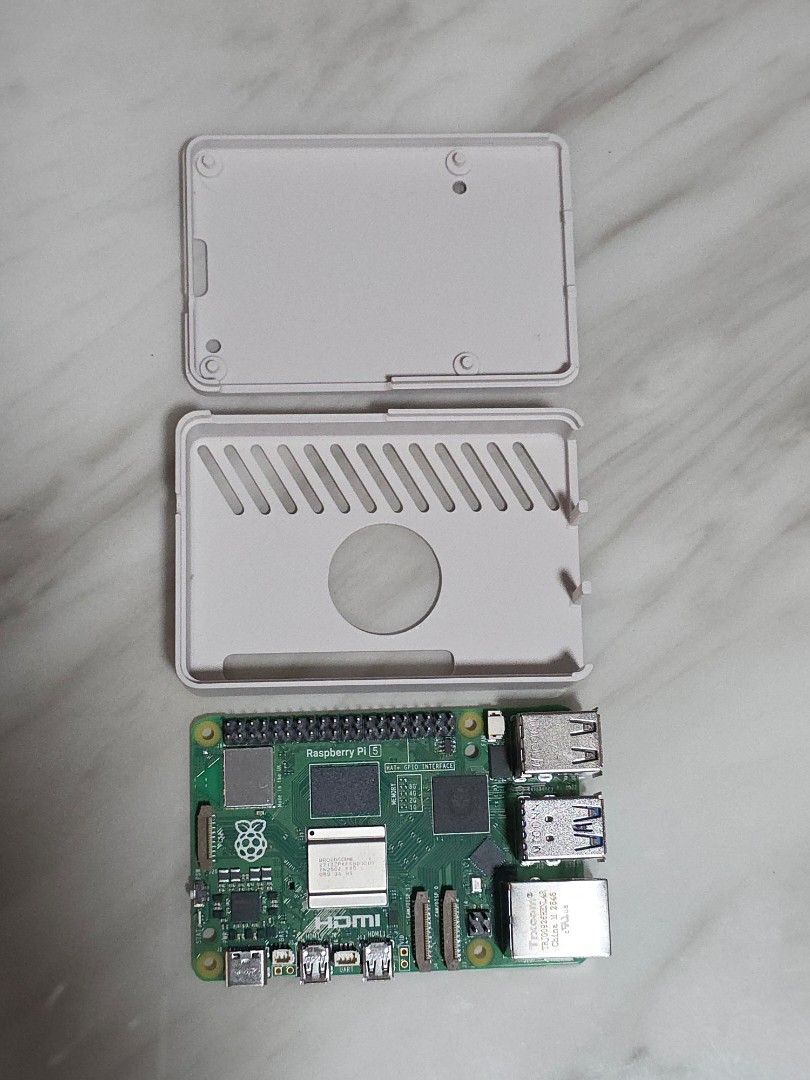 Raspberry Pi 5 2GB with Case454734317010309120