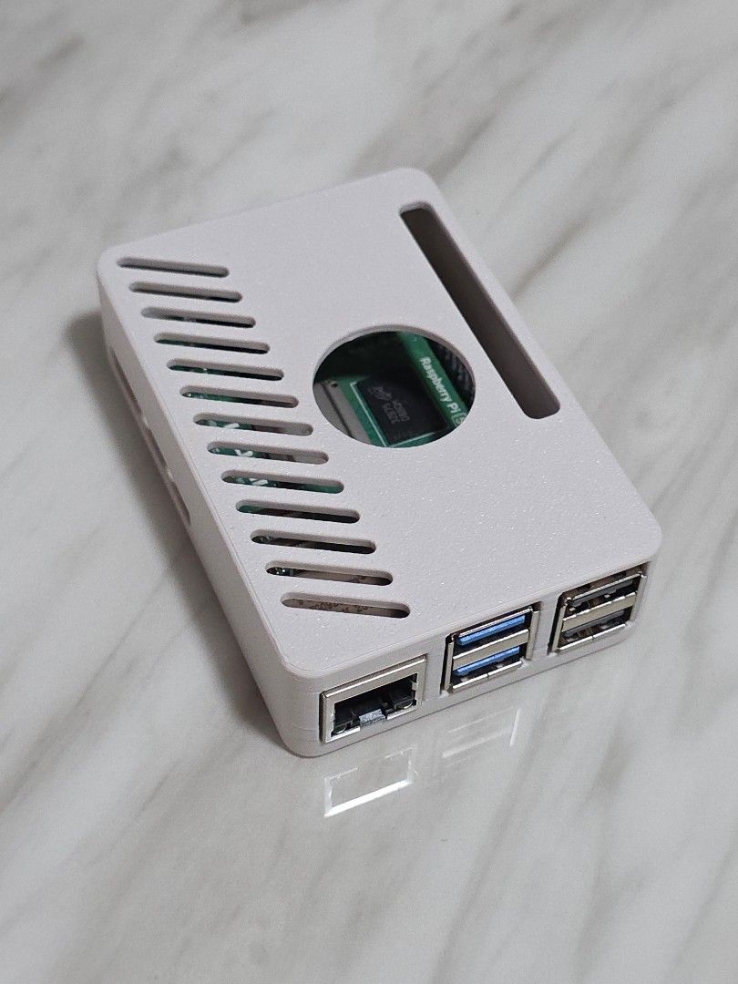 Raspberry Pi 5 2GB with Case454734317010309121
