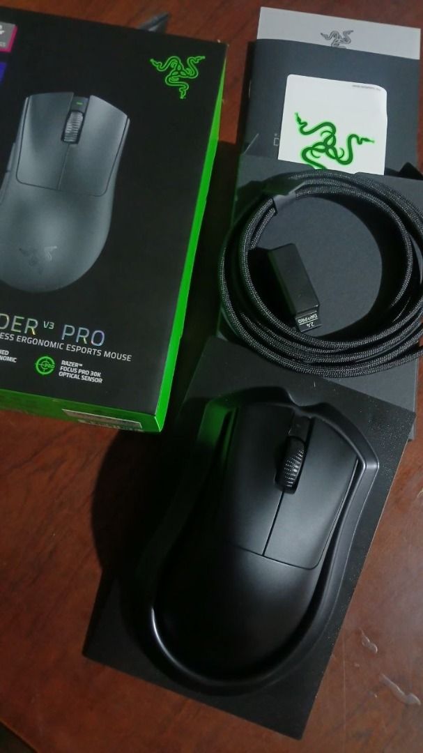 Razer DeathAdder V3 Pro Wireless Gaming Mouse (Category: Mouse & Mousepads) located in Caloocan City. Submitted by fastrabbit.056be3 (Listing ID 1438106944, Image 1). Description: - Razer DeathAdder V3 Pro wireless gaming mouse - Includes: Mouse, charging cable, wireless receiver, and documentation - Features Focus Pro 30K optical sensor - Color: Black - Comes in original packaging.