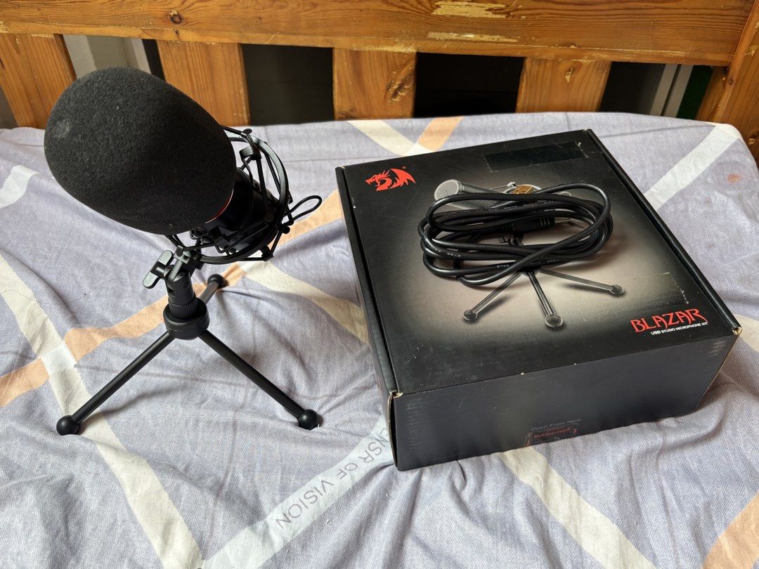 Redragon Blazar GM 300 Condenser Microphone (Category: Microphones) located in Cabuyao City. Submitted by luvlexaa (Listing ID 1437951873, Image 2). Description: - Bought it for 2765 pesos from Redragon official store. - Good as new. - Complete items with box. - No defect or issue. - Only used it for my final project in audio class. - Perfect for streaming, podcasting, or recording..