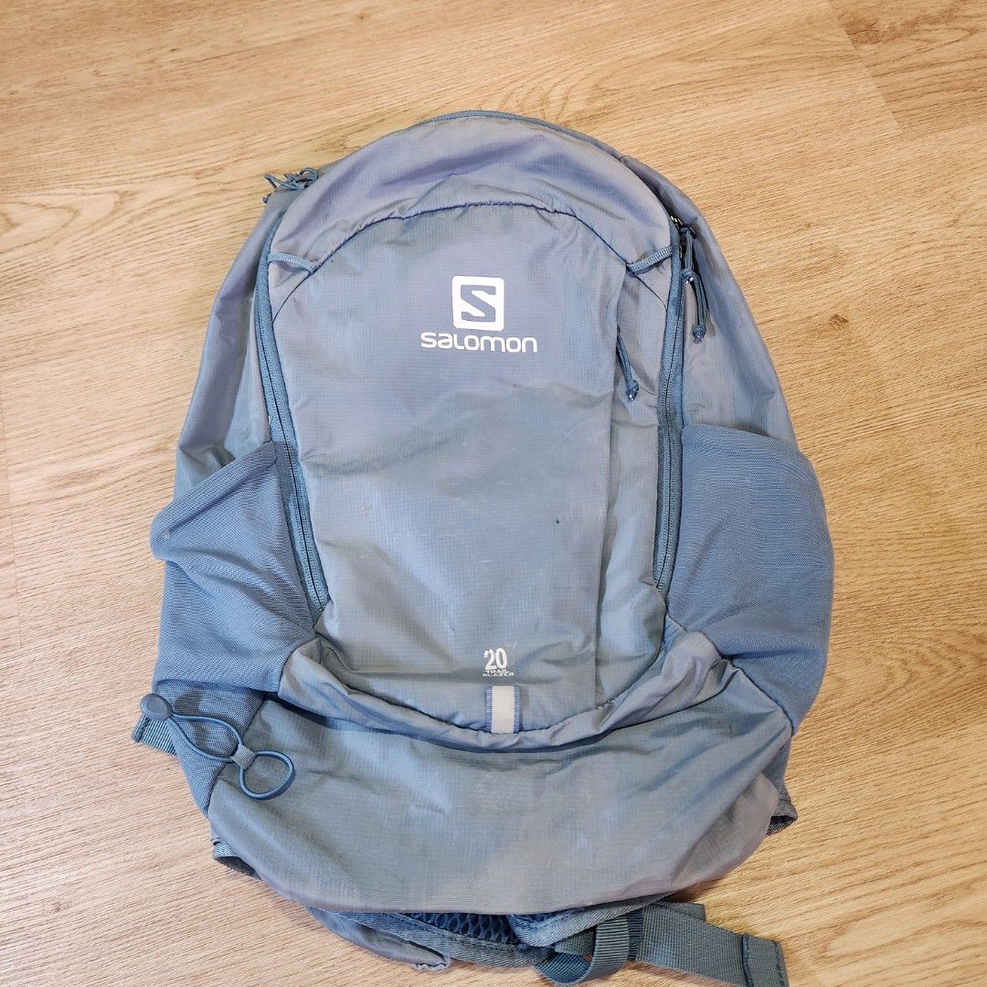 Salomon Trailblazer 20 bag (Category: Backpacks) located in San Pedro. Submitted by sonderfinds.ph (Listing ID 1437992508, Image 1). Description: The Salomon Trailblazer 20 is a sleek and comfortable daypack with a minimalist design and lightweight build. Issues: sunfades, scuffs Needs wash!.