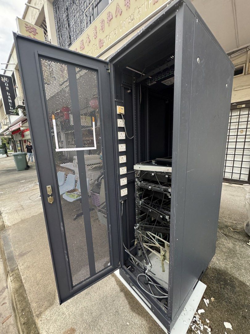 Server Rack (Category: Other Accessories) located in Singapore. Submitted by james.cheng.94695 (Listing ID 1438037432, Image 2). Description: Server rack with power sockets .