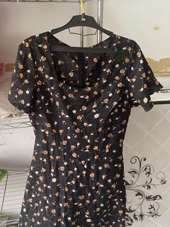 (Category: ) located in . Submitted by luxeforher (Listing ID 1437972406, Image 1). Description: .