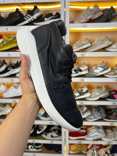 (Category: ) located in . Submitted by soletrip_footwear_trading (Listing ID 1438022671, Image 1). Description: .