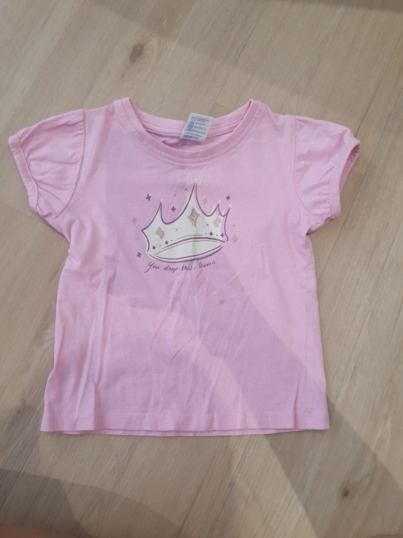 Tiny button shirt (Category: Babies & Kids Fashion) located in Kuala Lumpur. Submitted by jwsuen (Listing ID 1438025895, Image 1). Description: 2 to 3 years old Length: 43cm Small stain at the front, barely noticeable Pick up at sierra 16, puchong.