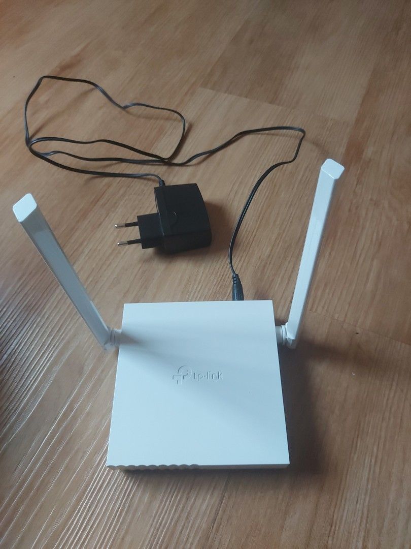TP-Link TL-WR820N 300Mbps Wi-Fi Router