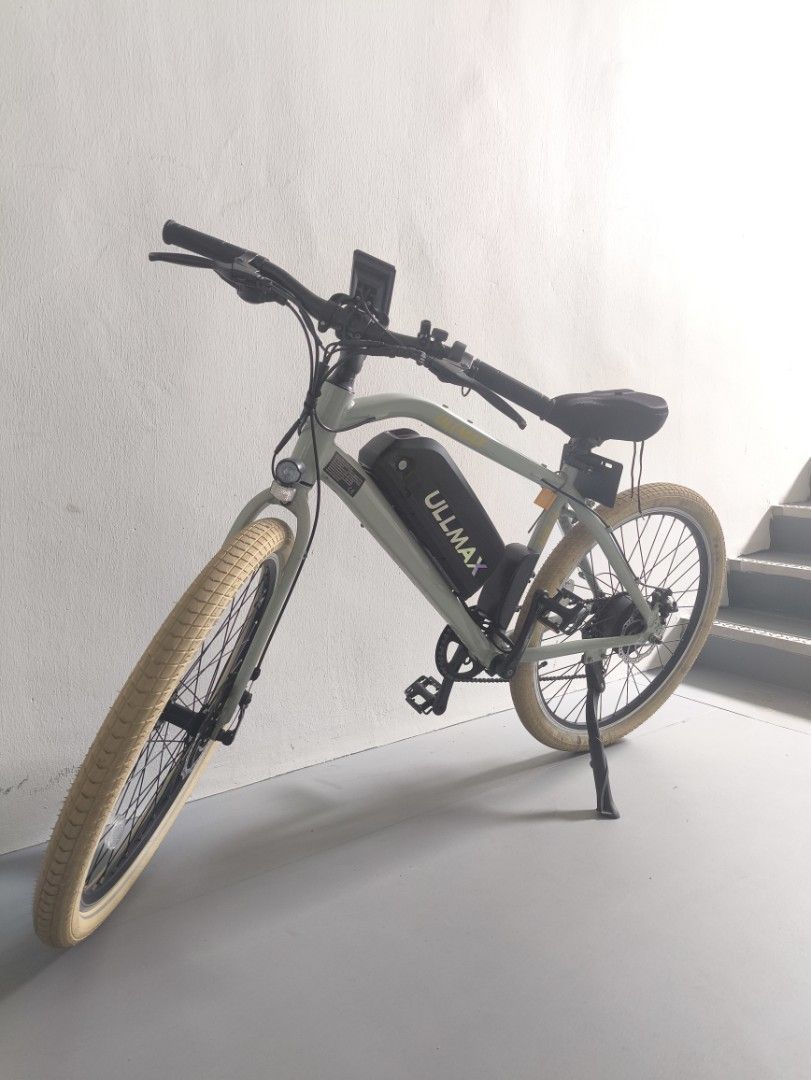 Ullmax MTB 26 ebike (Category: E-Scooters & E-Bikes) located in Singapore. Submitted by gamerify (Listing ID 1438004050, Image 1). Description: RFS: No longer using it for food delivery as I have just launched my business. An excellent bike that has served me well during rain and sunshine since december. Total true mileage around 1.2km. Complete stock and no modification. Can easily do 30 orders a day on max gear with 3/4 bars left in the battery