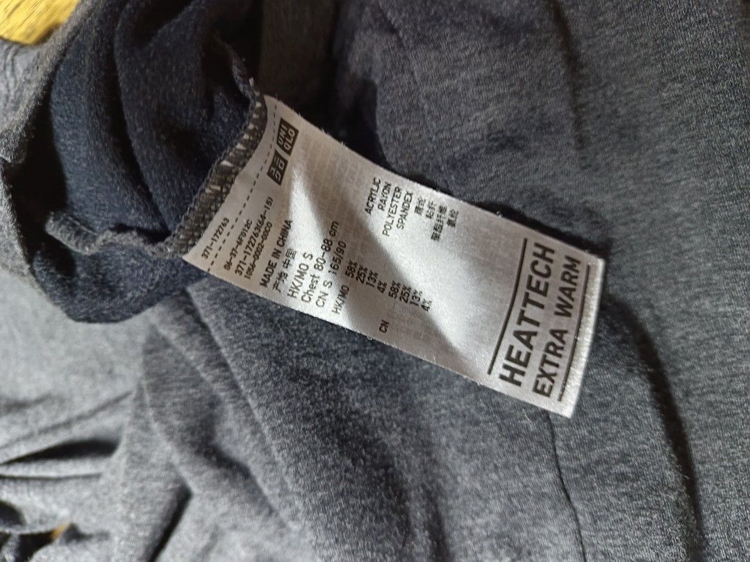 Uniqlo Heattech Extra Warm small mens (Category: Coats, Jackets and Outerwear) located in Mandaluyong City. Submitted by heatgear (Listing ID 1438000845, Image 2). Description: - Uniqlo Heattech Extra Warm long sleeve shirt - Dark grey color - Size: S - Crew neck - Long sleeves - Made with acrylic, rayon, polyester, and spandex - Made in China chest 80-88 cm 300 + sf location mandaluyong.