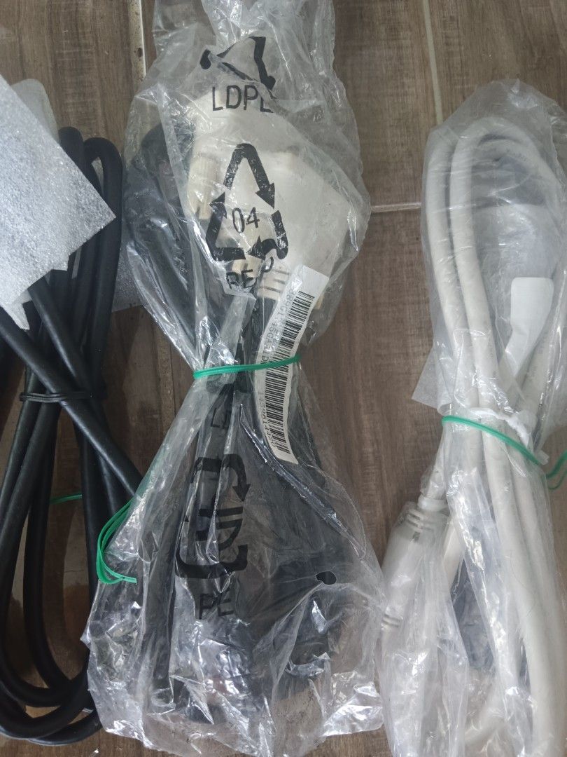 Various Computer Cables (Category: Cables & Adaptors) located in Yan. Submitted by marianiz (Listing ID 1437995376, Image 3). Description: - Assorted computer cables - Includes power cables and VGA cables - Variety of connectors included - Perfect for computer or monitor setup/replacement - Exact types and quantities as shown in images.