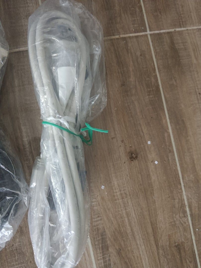 Various Computer Cables (Category: Cables & Adaptors) located in Yan. Submitted by marianiz (Listing ID 1437995376, Image 2). Description: - Assorted computer cables - Includes power cables and VGA cables - Variety of connectors included - Perfect for computer or monitor setup/replacement - Exact types and quantities as shown in images.