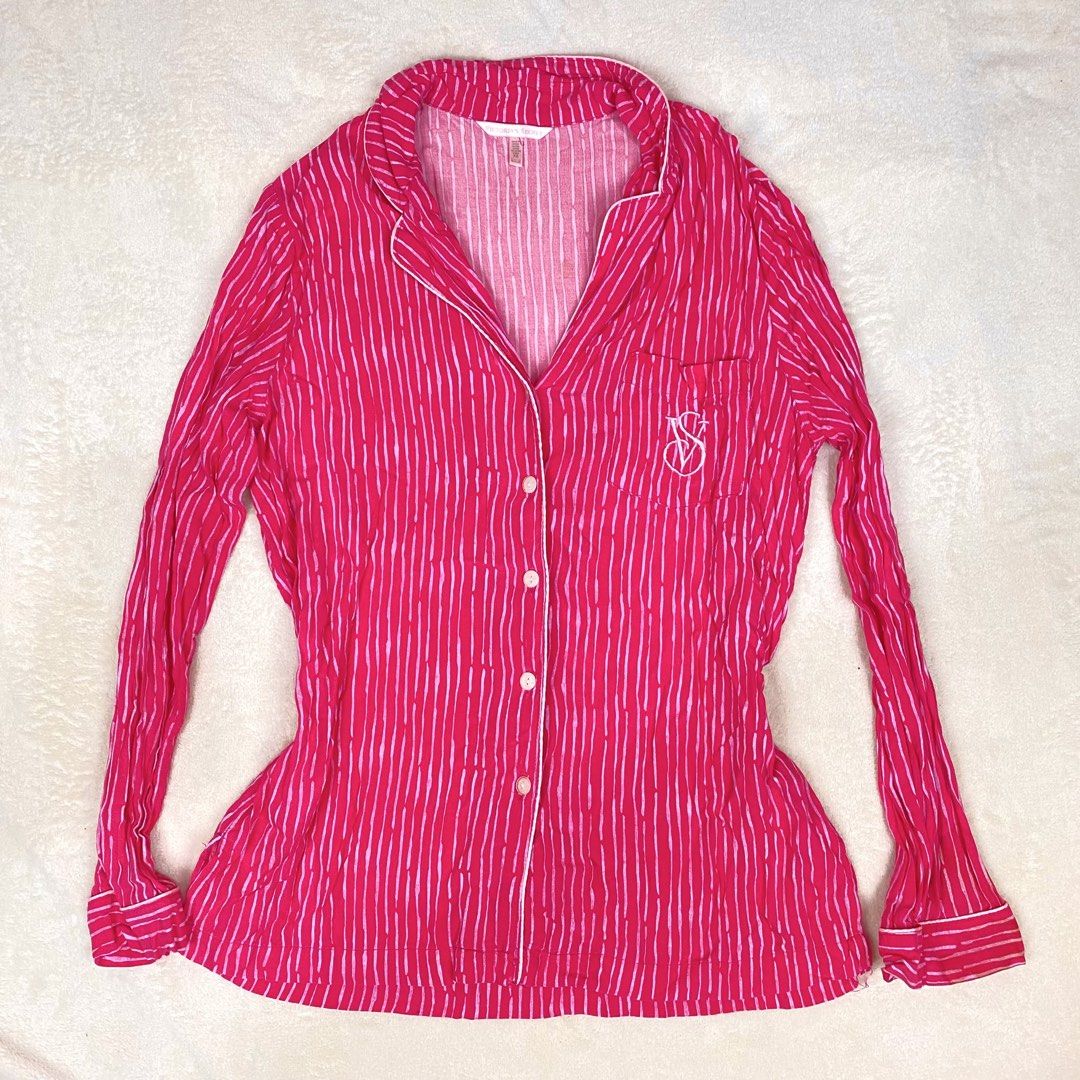 Victoria's Secret hot pink pajama top (Category: Longsleeves) located in Dagupan City. Submitted by maxi.vint (Listing ID 1438061308, Image 2). Description: .