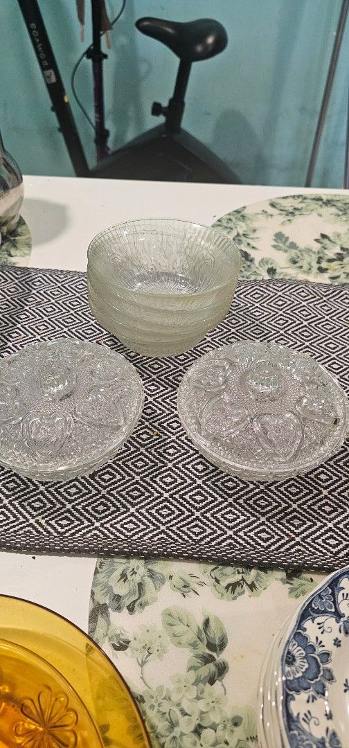 Vintage Glass Plates - Various Designs454548250827182081