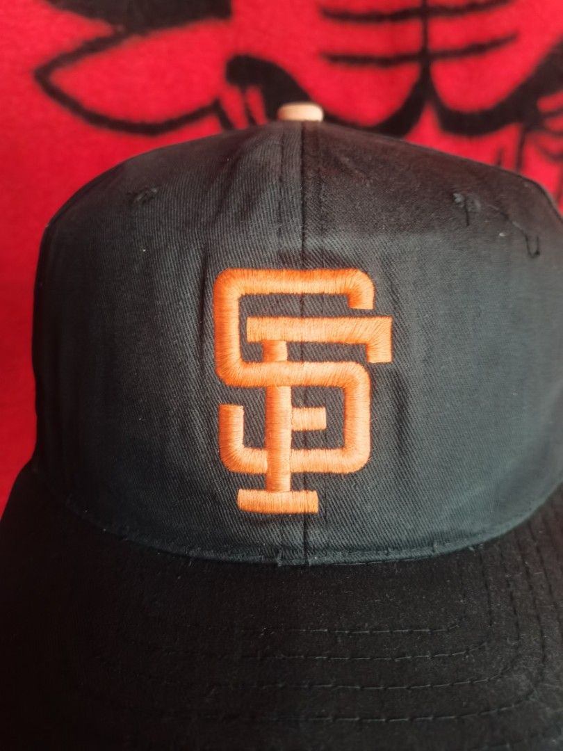 Vintage San Francisco Giants Hat (Category: Caps & Hats) located in La Trinidad. Submitted by randoruthrifts (Listing ID 1438015284, Image 2). Description: 100% Cotton 9.5/10 color rate Adult Size Malalim Fittings Issue : madumi sband at may sulat na 15 sa under brim.