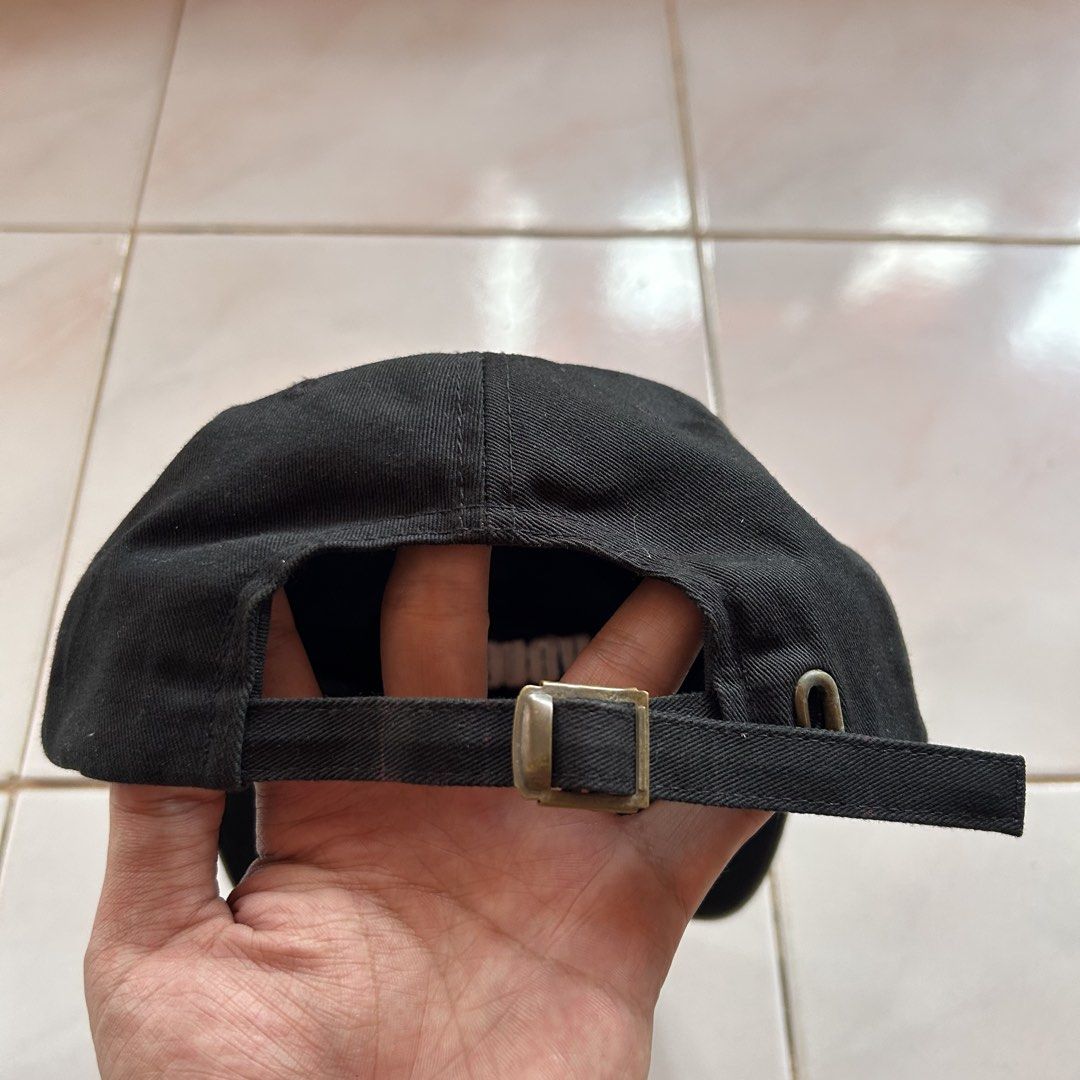 Volcom Cap 🥵 (Category: Caps & Hats) located in Jinoba-an. Submitted by eegiboy (Listing ID 1438027133, Image 3). Description: - Volcom black cap - Embroidered brand name and Japanese characters - Adjustable strap - Made in Bangladesh - Cotton material - Features "MORROW" embroidery inside 550plussf Dm me if interested 📩 Thankyou.