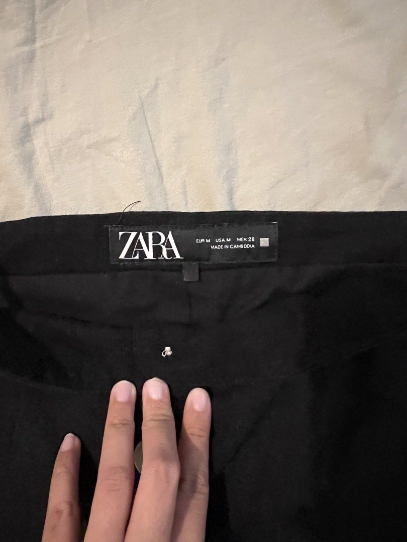 Zara Black Linen Waistcoat Top (Category: Blouses) located in Quezon City. Submitted by currentlydeclutterring (Listing ID 1438026604, Image 2). Description: Size M Looks new! RFs: closet refresh!.