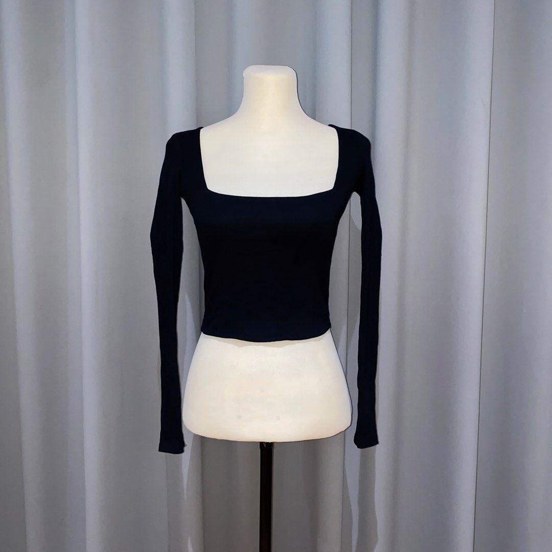 zara black square neck longsleeve top (Category: Longsleeves) located in Muntinlupa City. Submitted by declutterwithkk (Listing ID 1438062979, Image 1). Description: - zara black long-sleeved top - square neckline - fitted style, ribbed texture.