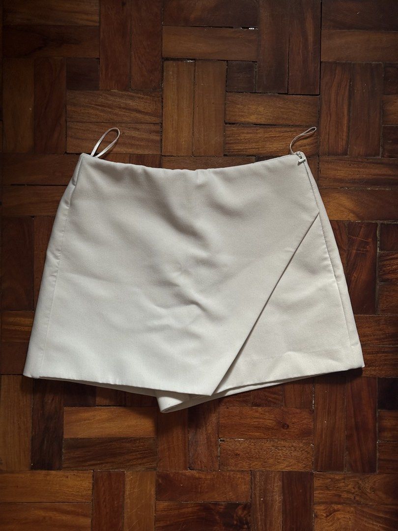 Zara Cream Skort Skirt (Category: Skirts) located in Quezon City. Submitted by cstuff_forsale (Listing ID 1437998424, Image 1). Description: 💌 size xs extra small 💌 rfs: too fit for me 💌 authentic from Zara 💌 no lowballing 💌 loc: quezon city .