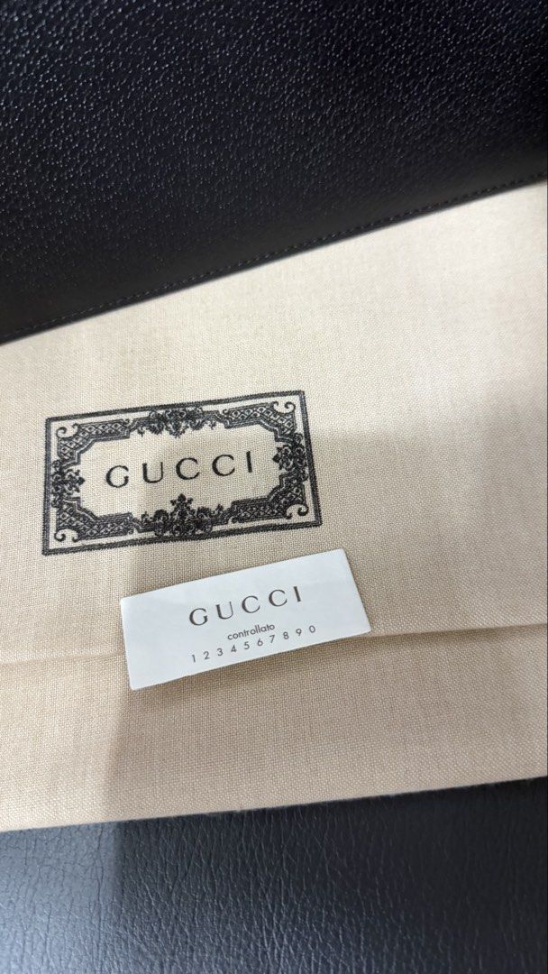 5000 (Category: Luxury Bags & Wallets) located in Taguig. Submitted by ferdinie_ (Listing ID 1438151632, Image 3). Description: Almost new. Bought in greenbelt.