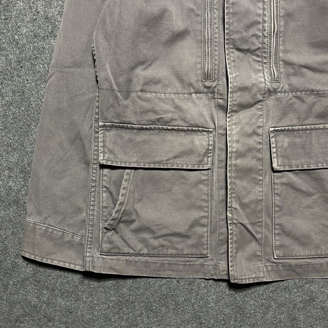 90’s Uniqlo F2 Jacket (Category: Coats, Jackets and Outerwear) located in Zamboanga. Submitted by rag_20 (Listing ID 1438292717, Image 3). Description: 90’s Uniqlo F2 Jacket This Jacket inspired by the French military F2 field jacket and is typically made from a thick, high-quality cotton fabric. Four front pockets two vertical zip pockets on the chest and two large flap pockets on the lower front, Often described as a heavy cotton or canvas. Siz