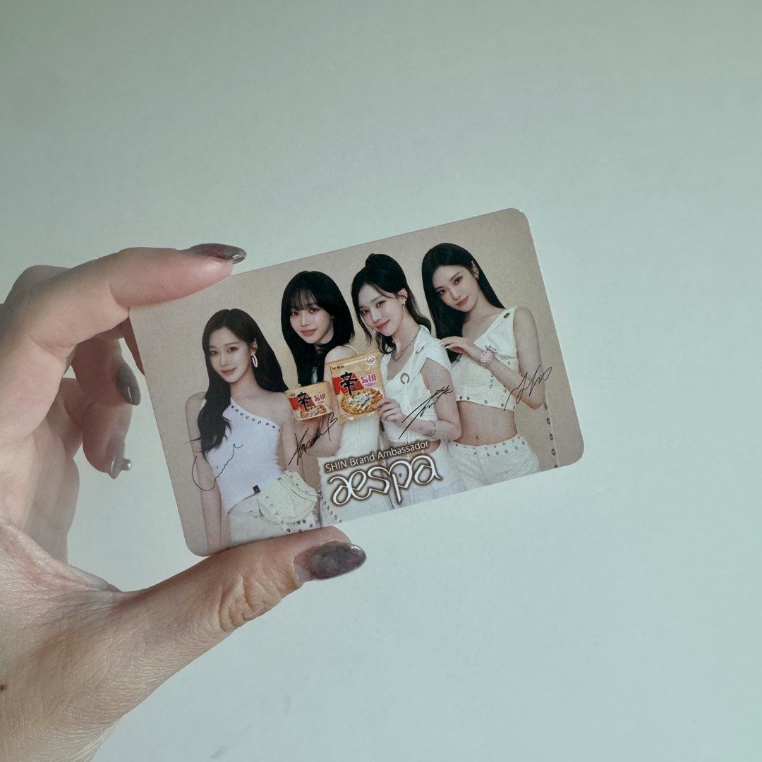 aespa 辛辣麵 卡 Card 包平郵 （分類：韓流周邊）位於 Hong Kong。 由 vcwky 提交（商品編號 1438202412，圖片 1）。簡介： 。