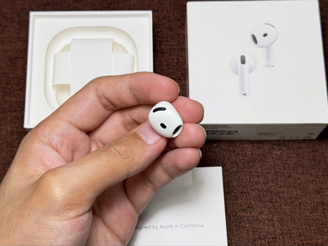 Airpods GEN 4 LEFT POD WITHOUT ANC (Category: Earphones) located in Manila. Submitted by prelovedbyporttt (Listing ID 1438204724, Image 3). Description: Airpods GEN 4 RIGHT POD WITHOUT ANC 🔗PERSONAL WARRANTY: 1 MONTH (Valid as long as the item hasn’t been dropped or exposed to water) • 100% No hidden defects • 100% Battery health is in great condition • 100% Fully functional • 100% Original item (feel free to check my transaction post on my page