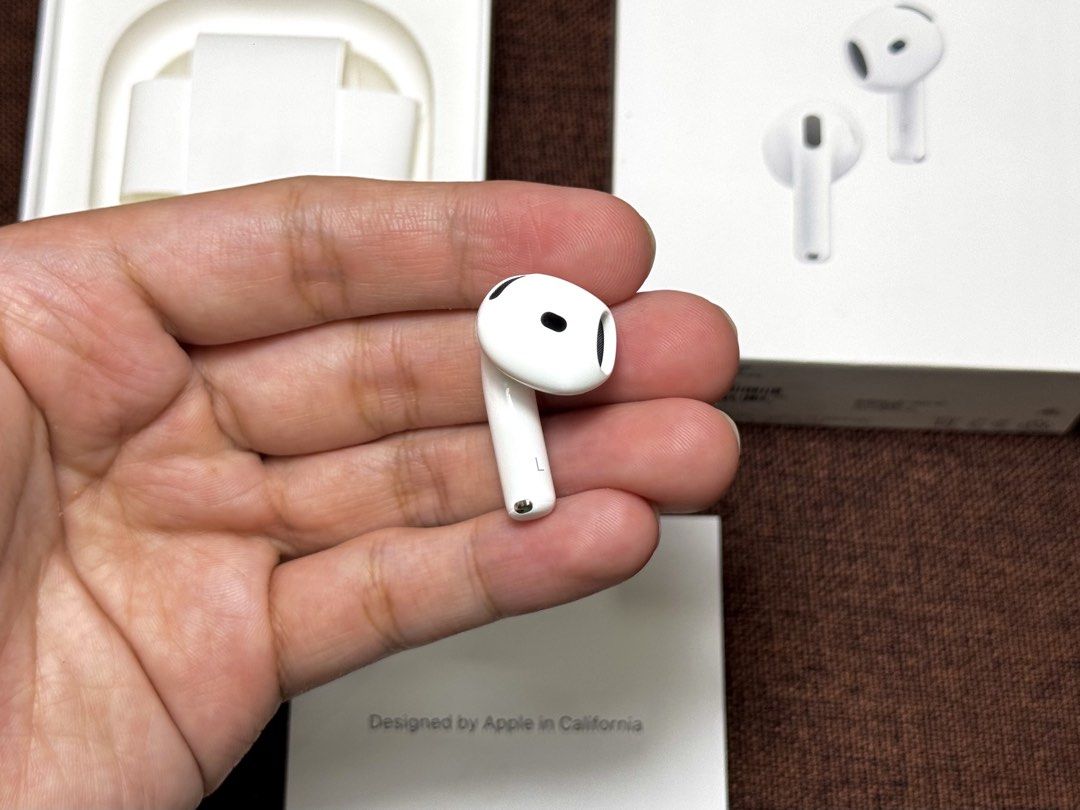 Airpods GEN 4 LEFT POD WITHOUT ANC (Category: Earphones) located in Manila. Submitted by prelovedbyporttt (Listing ID 1438204724, Image 1). Description: Airpods GEN 4 RIGHT POD WITHOUT ANC 🔗PERSONAL WARRANTY: 1 MONTH (Valid as long as the item hasn’t been dropped or exposed to water) • 100% No hidden defects • 100% Battery health is in great condition • 100% Fully functional • 100% Original item (feel free to check my transaction post on my page