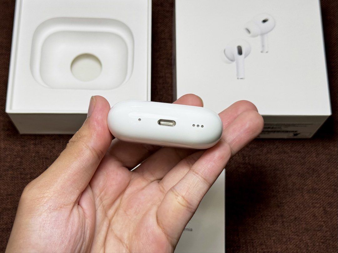 Airpods Pro 2 CHARGING CASE TYPE-C (Category: Earphones) located in Manila. Submitted by prelovedbyporttt (Listing ID 1438175840, Image 3). Description: Airpods Pro 2 CHARGING CASE TYPE-C 🔗PERSONAL WARRANTY: 1 MONTH (Valid as long as the item hasn’t been dropped or exposed to water) • 100% No hidden defects • 100% Battery health is in great condition • 100% Fully functional • 100% Original item (feel free to check my transaction post on my page 