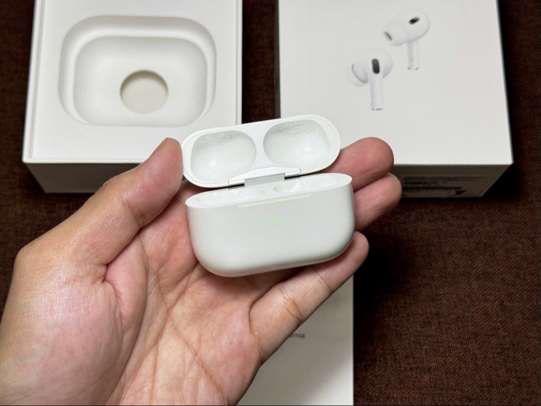 Airpods Pro 2 CHARGING CASE TYPE-C (Category: Earphones) located in Manila. Submitted by prelovedbyporttt (Listing ID 1438175840, Image 1). Description: Airpods Pro 2 CHARGING CASE TYPE-C 🔗PERSONAL WARRANTY: 1 MONTH (Valid as long as the item hasn’t been dropped or exposed to water) • 100% No hidden defects • 100% Battery health is in great condition • 100% Fully functional • 100% Original item (feel free to check my transaction post on my page 