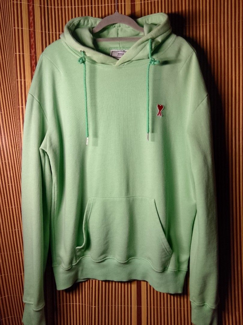 Ami Paris 3 Cour Beard Hoodie (Category: Luxury Apparel) located in Angeles City. Submitted by hauled_up (Listing ID 1438287265, Image 1). Description: Width" 23.5 Length" 26 Like new. Color Rate: 9.5/10 Flawless. 🏷️2,399 plus sf only. 🚚💵Gcash x Jnt. 📍Pampanga. Dm.📩📩📩.