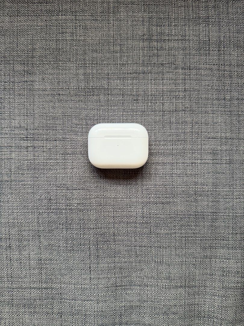 Apple AirPods Pro Gen 2 (Category: Earphones) located in Manila. Submitted by michaelh455 (Listing ID 1438157377, Image 1). Description: - Apple AirPods Pro Gen 2 with charging case - White charging case with usb c port - Includes mint green silicone case - Ready to use.