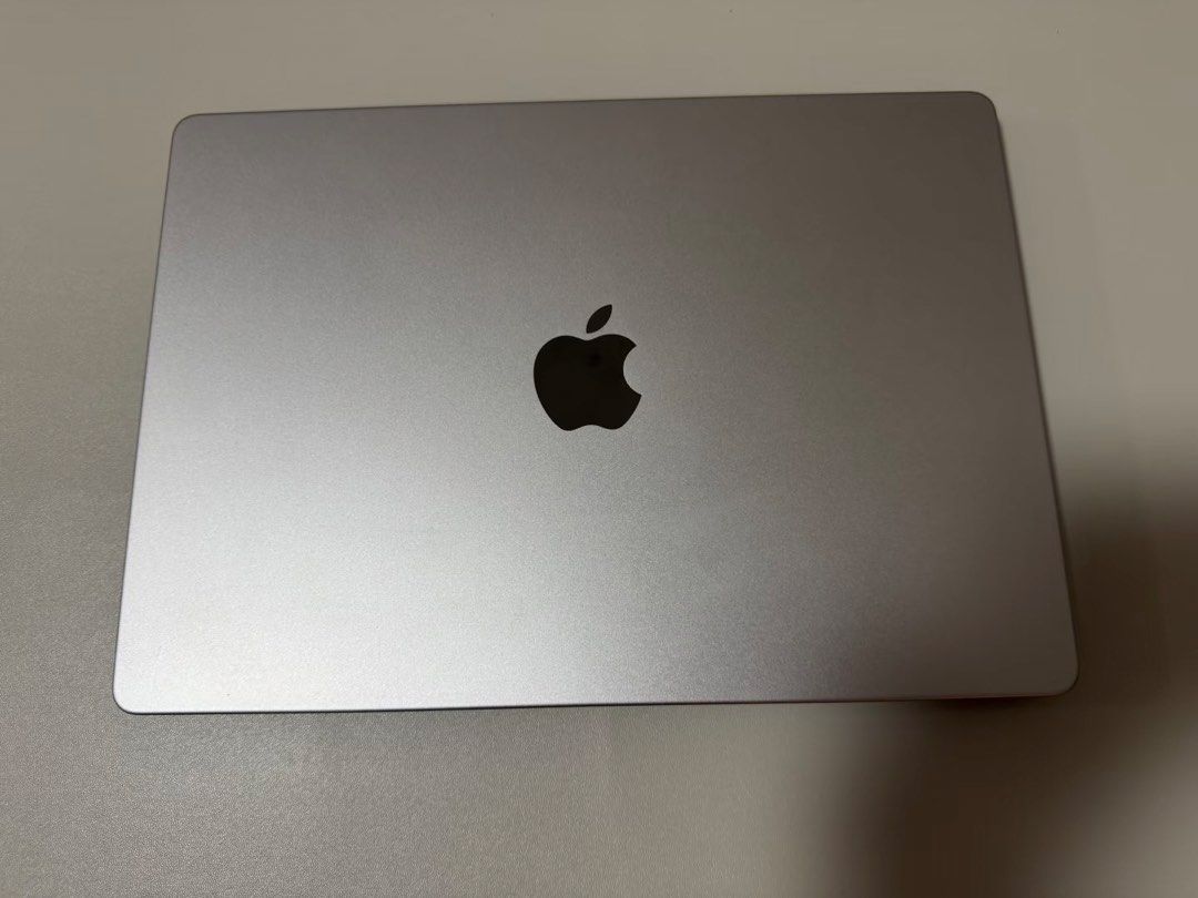 Apple MacBook Pro 14-inch - Silver455660446942515200