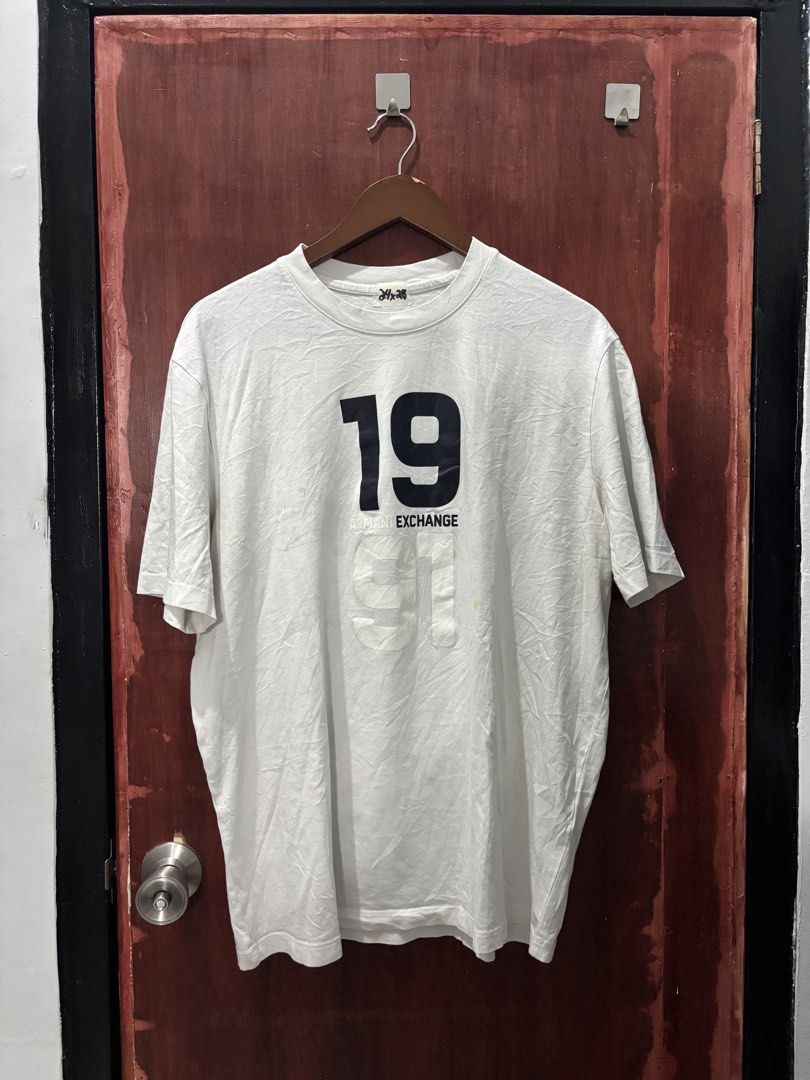 ARMANI EXCHANGE T-shirt (Category: Tshirts & Polo Shirts ) located in Valenzuela. Submitted by eightyythrift (Listing ID 1438303507, Image 1). Description: .