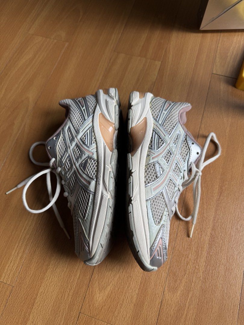 Asics Gel 1130 Cream/Light Sage (Category: Sneakers) located in Makati City. Submitted by hiatuskamote (Listing ID 1438194639, Image 1). Description: letting go of my super loved trusty asics gel 1130 :’) honestly could wear this until they completely give out but need to make room for my growing shoe wardrobe.