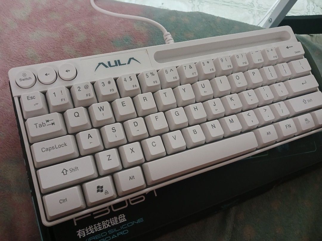 Aula Gaming Keyboard (Category: Controllers) located in Manila. Submitted by co.kirara (Listing ID 1438177261, Image 3). Description: can send vid that's working, can do same day delivery.