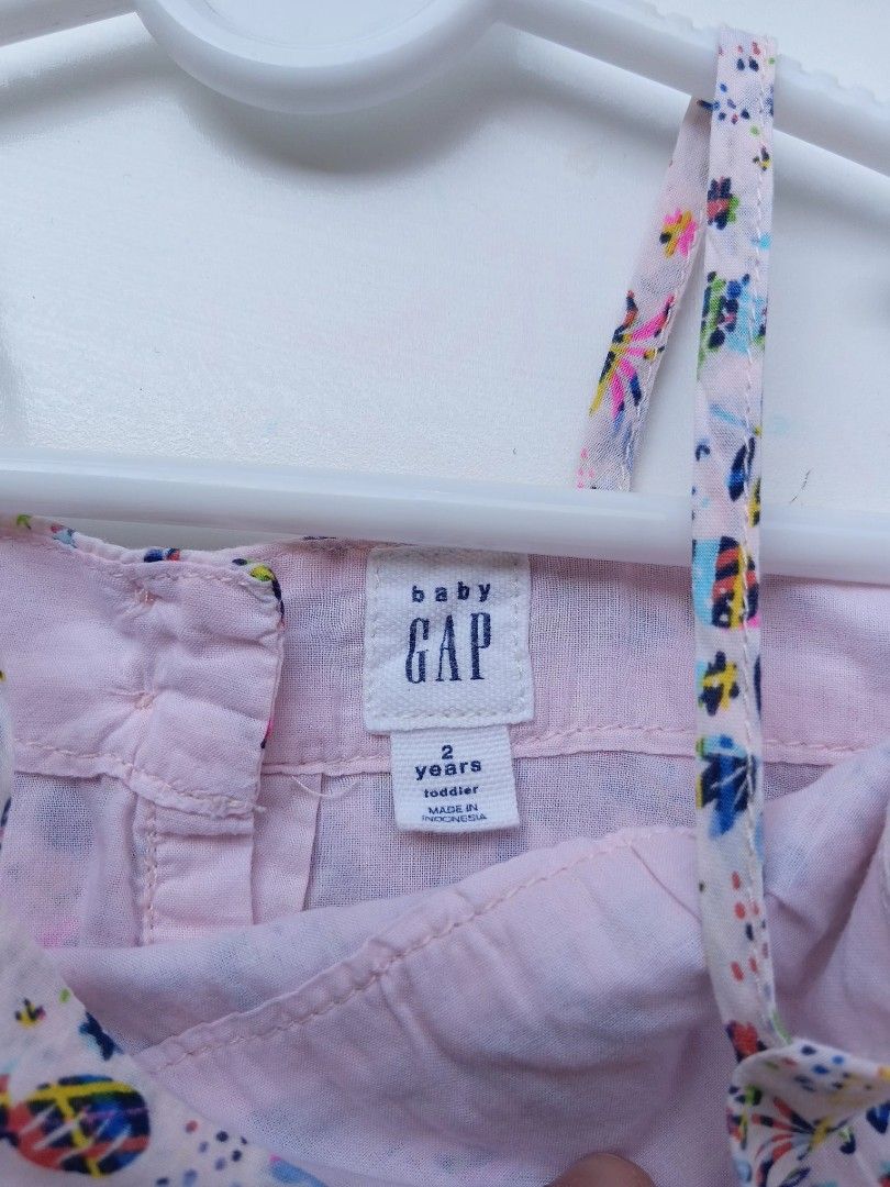 Baby Gap Floral Dress - 2 Years (Category: Babies & Kids Fashion) located in Kalibo. Submitted by kerstinmmmm (Listing ID 1438125492, Image 3). Description: - Baby Gap dress - Size: 2 years - Floral print - Halter neck - Ruffled skirt - Lightweight fabric - Ideal for summer and special occasions.